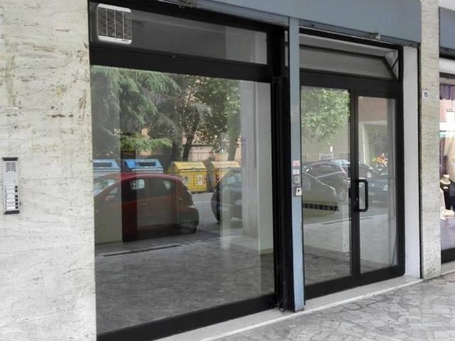 Locale Commerciale in vendita a San Michele, Sacile