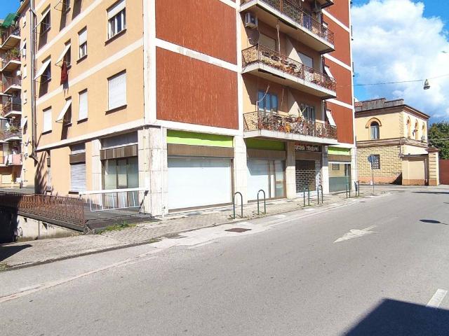 Locale Commerciale in vendita a San Michele, Sacile