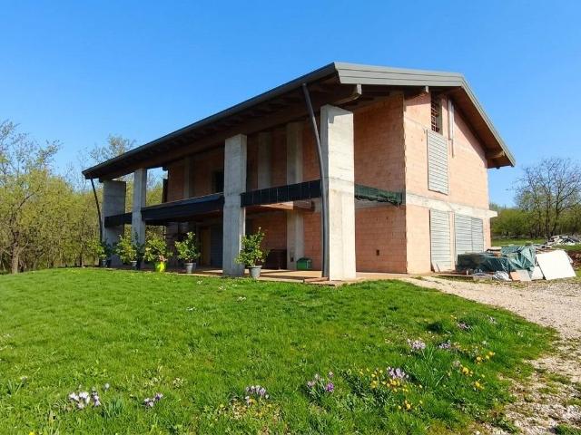 Locale Commerciale in vendita a Sagrado, Friuli-Venezia Giulia