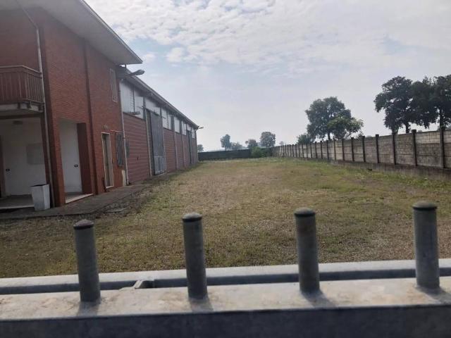 Locale Commerciale in vendita a Piemonte, Alessandria