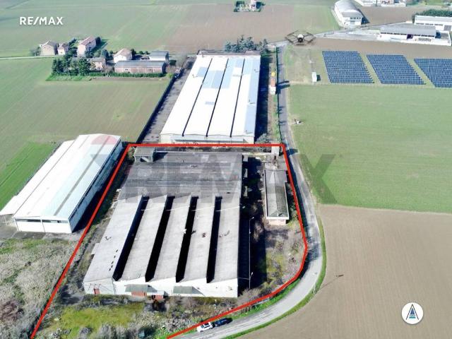 Locale Commerciale in vendita a Piemonte, Alessandria