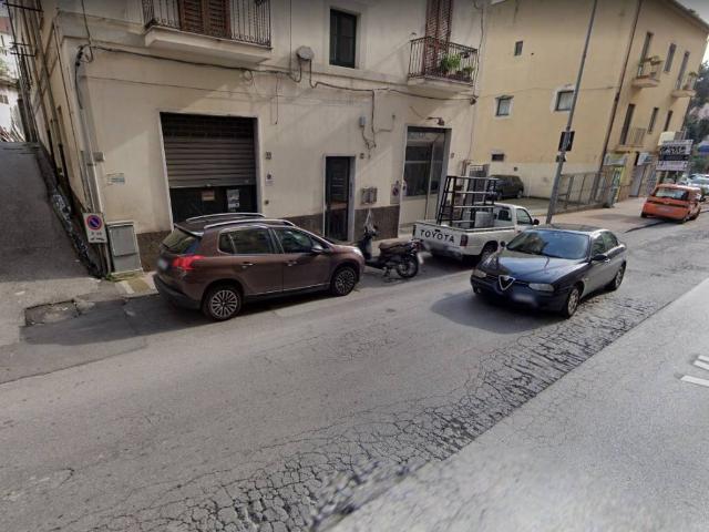 Locale Commerciale in vendita a Brignano Inferiore, Salerno
