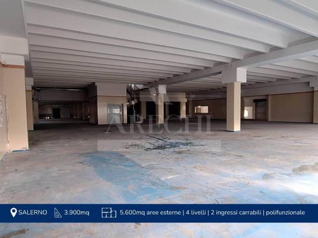 Locale Commerciale in vendita a Salerno, Campania