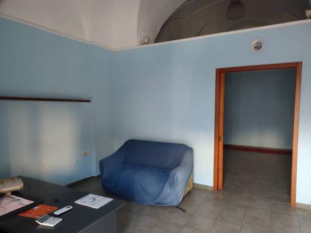 Locale Commerciale in vendita a Puglia, Lecce