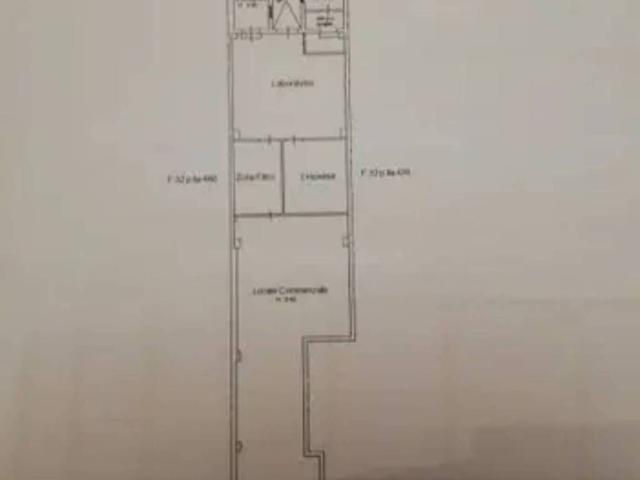 Locale Commerciale in vendita a Puglia, Lecce
