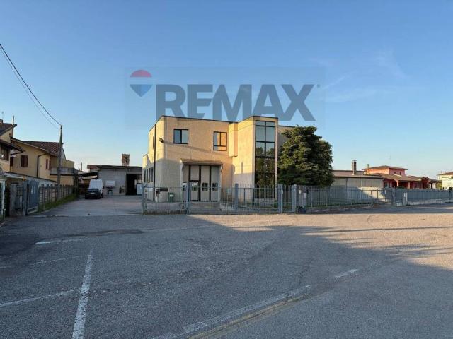 Locale Commerciale in vendita a Salizzole, Veneto