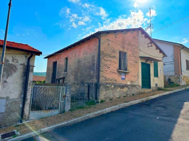 Locale Commerciale in vendita a Salle, Abruzzo