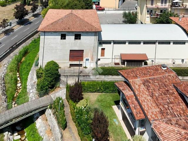 Locale Commerciale in vendita a Comunità Montana Parco Alto Garda bresciano, Salò