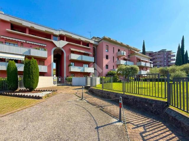 Locale Commerciale in vendita a Comunità Montana Parco Alto Garda bresciano, Salò