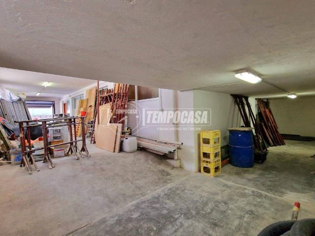 Locale Commerciale in vendita a Salsomaggiore Terme, Reggio Emilia