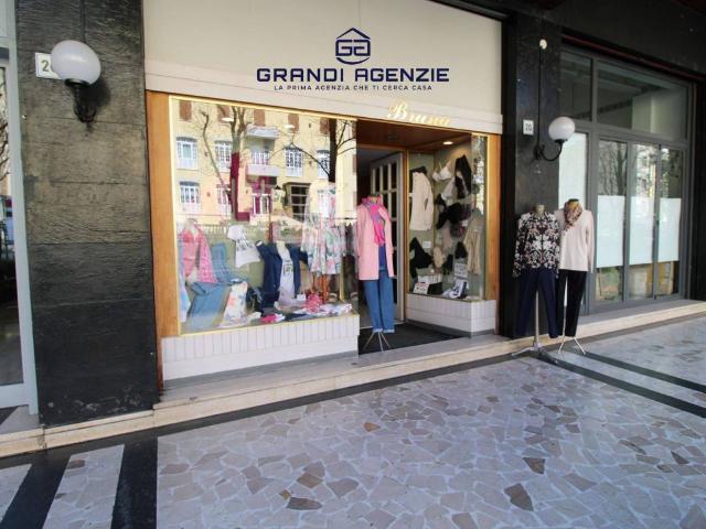 Locale Commerciale in vendita a Salsomaggiore Terme, Reggio Emilia