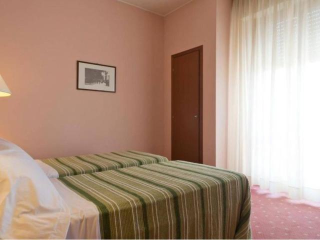 Locale Commerciale in vendita a Salsomaggiore Terme, Reggio Emilia