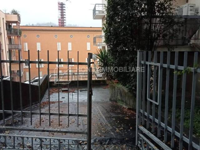 Locale Commerciale in vendita a Salsomaggiore Terme, Reggio Emilia