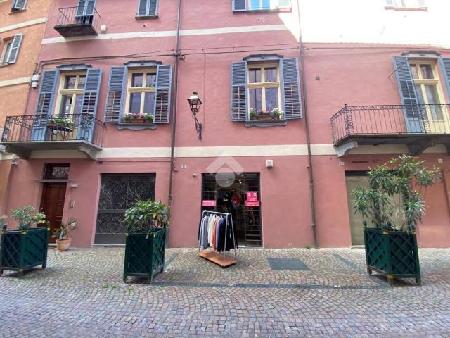 Locale Commerciale in vendita a Piemonte, Cuneo