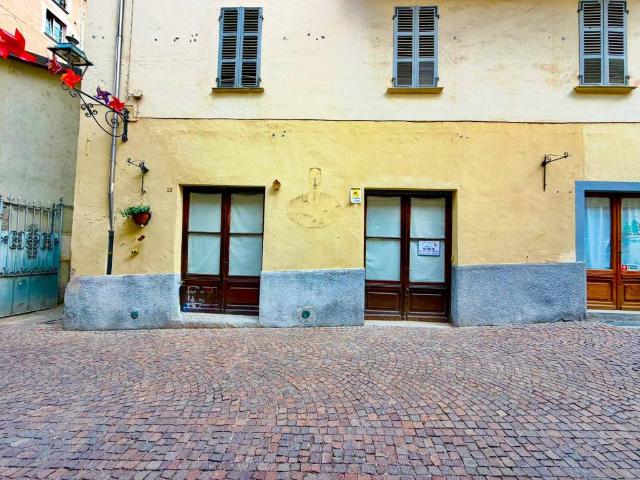 Locale Commerciale in vendita a Saluzzo, Cuneo