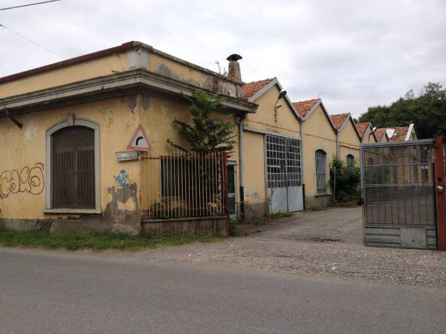 Locale Commerciale in vendita a Verghera, Samarate
