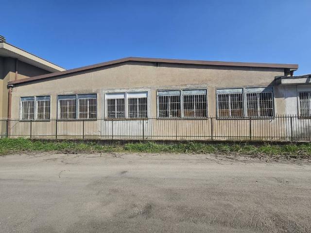 Locale Commerciale in vendita a San Macario, Samarate