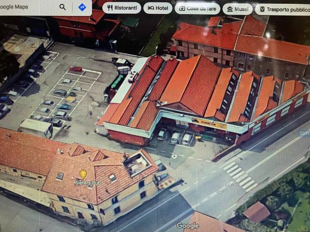 Locale Commerciale in vendita a Verghera, Samarate
