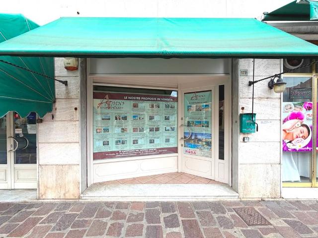 Locale Commerciale in vendita a San Bartolomeo Al Mare, Liguria