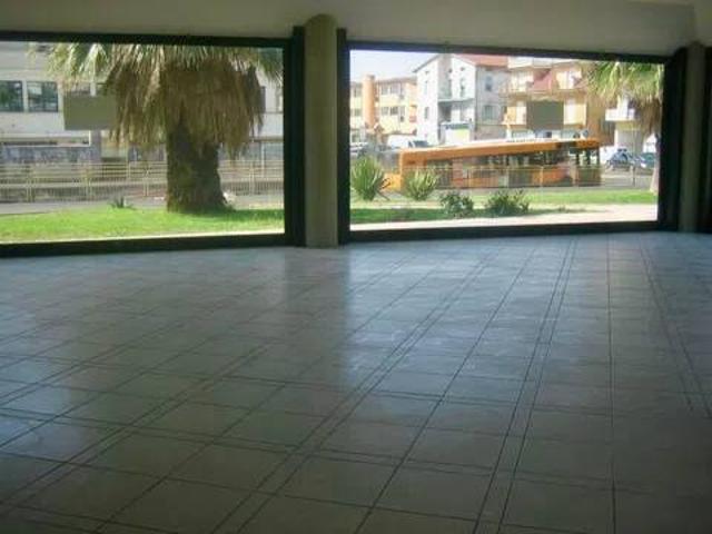 Locale Commerciale in vendita a Mare, San Benedetto del Tronto