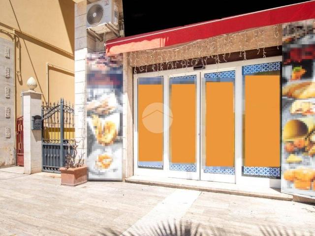Locale Commerciale in vendita a Mare, Marche