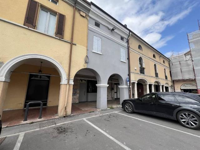 Locale Commerciale in vendita a San Benedetto Po, Lombardia