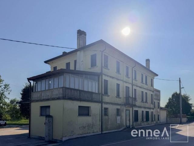 Locale Commerciale in vendita a Sant'Andrea di Barbarana, San Biagio di Callalta