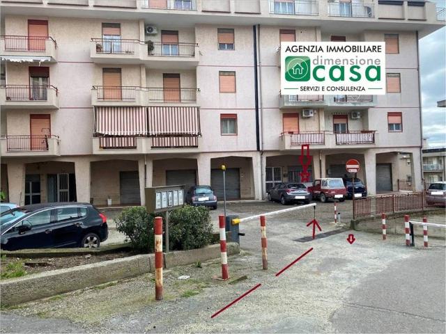 Locale Commerciale in vendita a San Cataldo, Sicilia