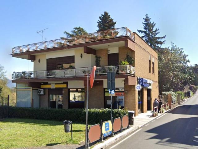 Locale Commerciale in vendita a Roma Capitale, Lazio