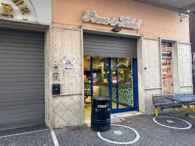 Locale Commerciale in vendita a Roma Capitale, Lazio