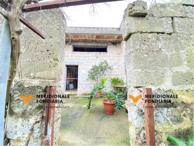 Locale Commerciale in vendita a Puglia, Lecce