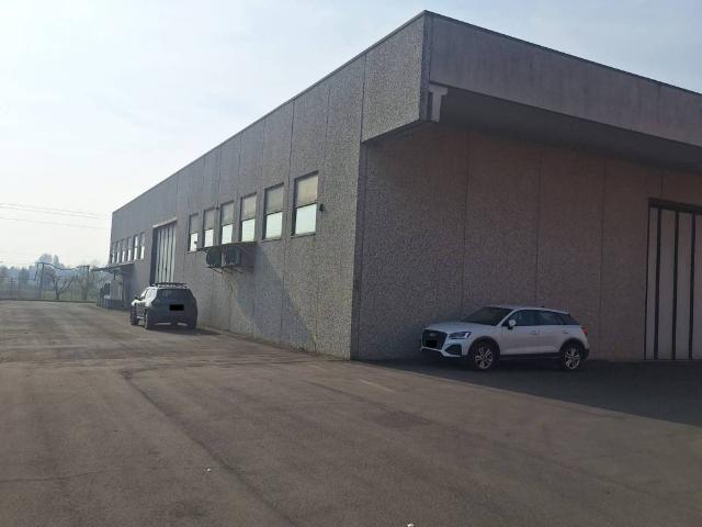 Locale Commerciale in vendita a Unione dei comuni del Sorbara, San Cesario Sul Panaro