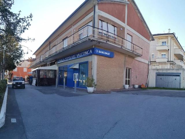 Locale Commerciale in vendita a San Clemente, Reggio Emilia