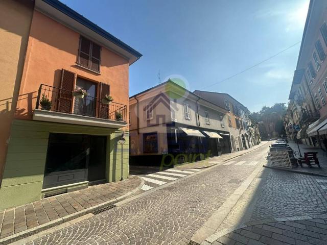 Locale Commerciale in vendita a San Colombano Al Lambro, Lombardia