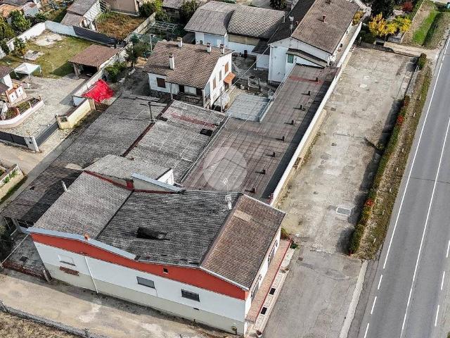 Locale Commerciale in vendita a San Colombano Al Lambro, Lombardia