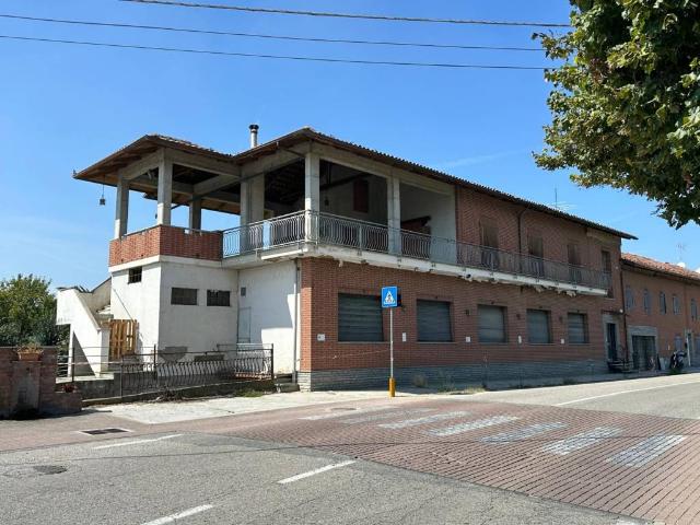Locale Commerciale in vendita a Piemonte, Asti