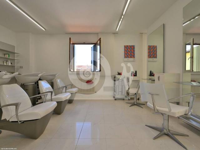 Locale Commerciale in vendita a San Daniele Del Friuli, Friuli-Venezia Giulia