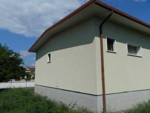 Locale Commerciale in vendita a San Daniele Del Friuli, Friuli-Venezia Giulia
