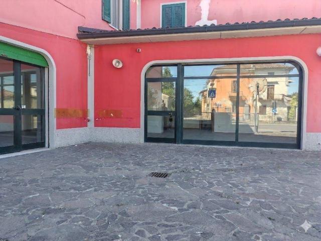 Locale Commerciale in vendita a San Daniele Po, Lombardia