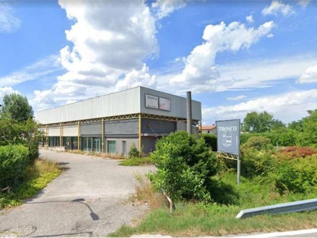 Locale Commerciale in vendita a San Donà Di Piave, Veneto