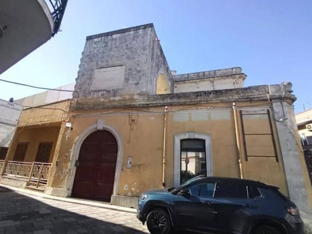 Locale Commerciale in vendita a Puglia, Brindisi