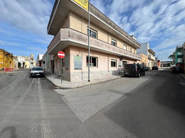 Locale Commerciale in vendita a Puglia, Brindisi