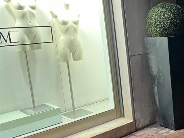 Locale Commerciale in vendita a Triulzo, San Donato Milanese