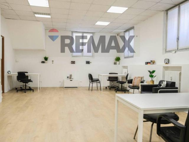 Locale Commerciale in vendita a Triulzo, San Donato Milanese