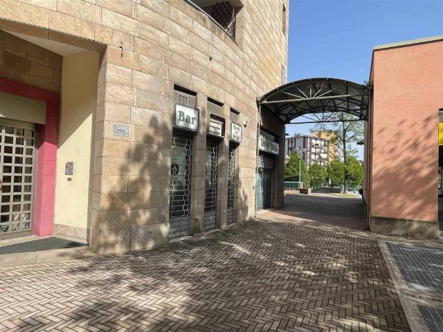 Locale Commerciale in vendita a Triulzo, San Donato Milanese