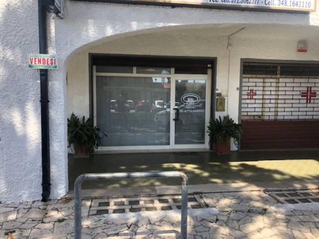 Locale Commerciale in vendita a Pantano Marino, San Felice Circeo