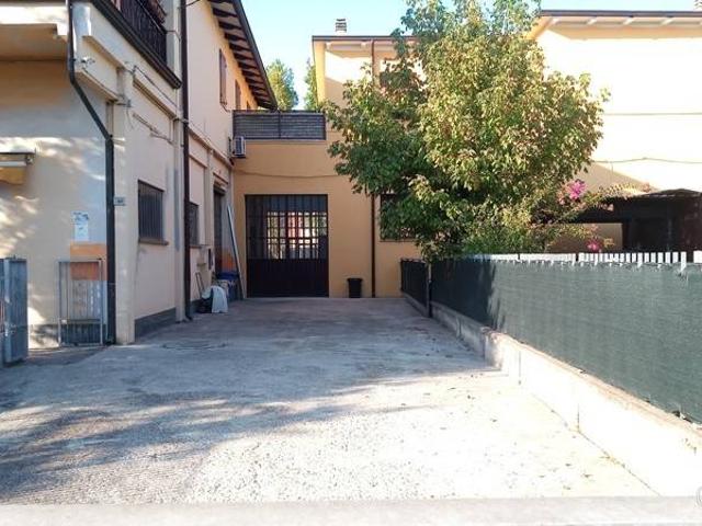 Locale Commerciale in vendita a Unione Comuni Modenesi Area Nord, San Felice Sul Panaro