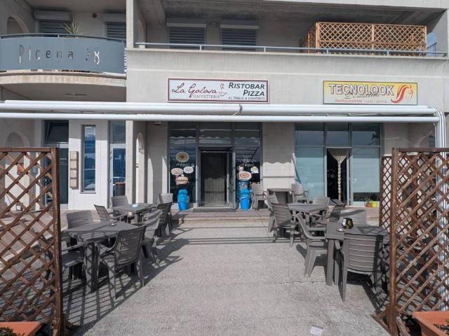 Locale Commerciale in vendita a Marche, Macerata