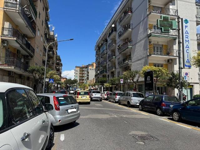 Locale Commerciale in vendita a San Giorgio A Cremano, Campania