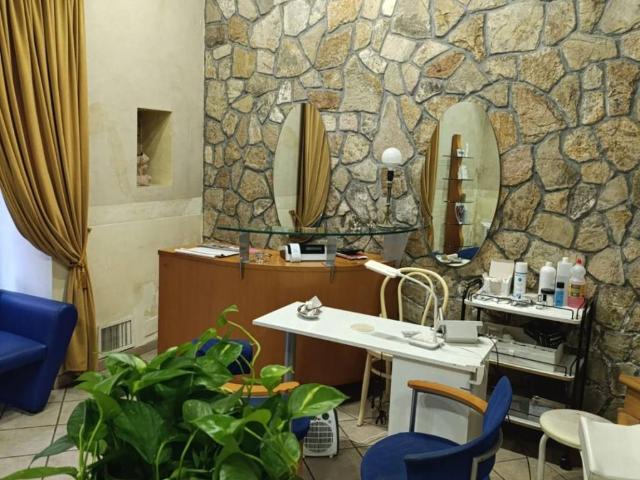 Locale Commerciale in vendita a San Giorgio A Cremano, Campania